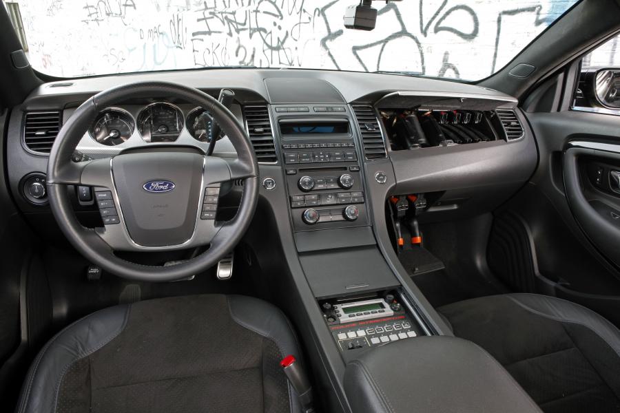  Ford Stealth Police Interceptor Concept 2010 года  (фото 6 из 14)